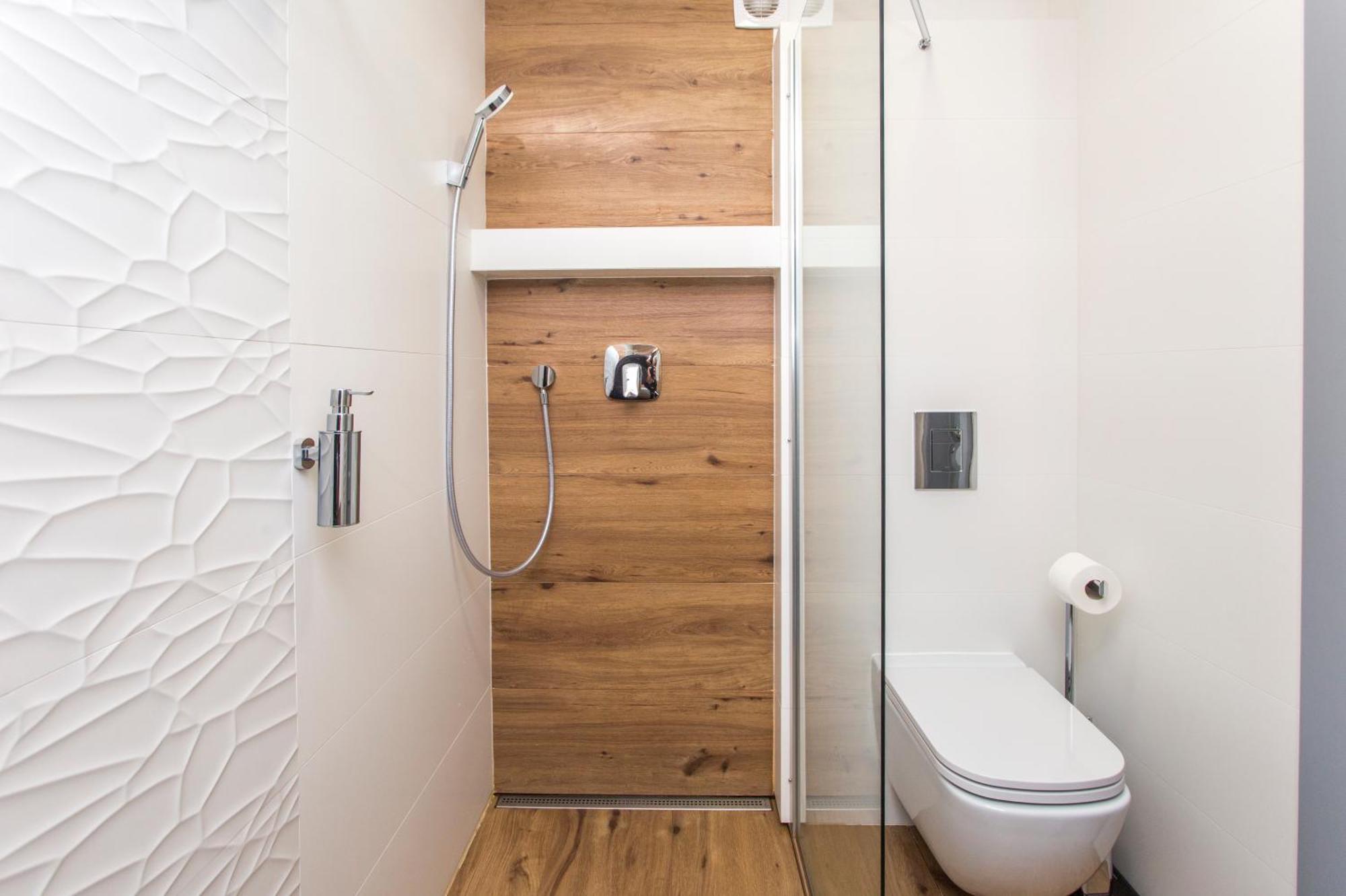 Guesthouse Yes In Bodice Ngoại thất bức ảnh